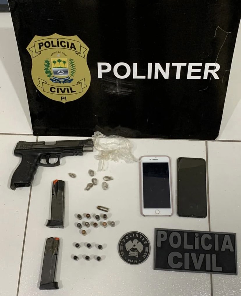 Polícia Civil apreende arma de fogo e entorpecentes
