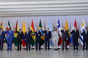 Presidentes da cúpula Sul-Americana (Foto: Rafa Neddermeyer/ Agência Brasil)