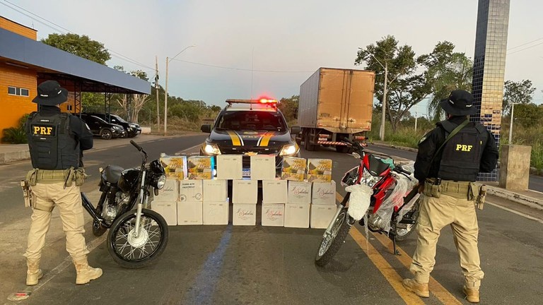PRF apreende carga de 240 garrafas de vinho importada ilegalmente