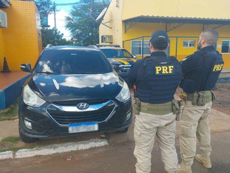 PRF recupera veículo roubado em São Paulo