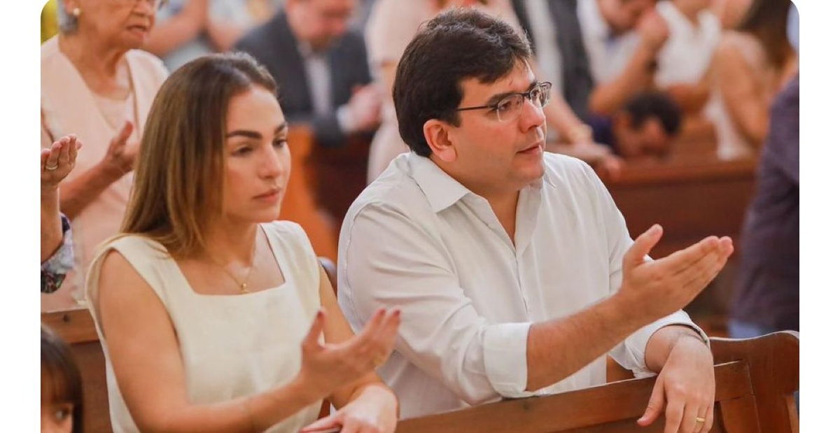 Rafael e a mulher de mãos estendidas. Já já vira meme