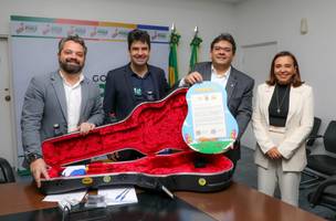 Rafael Fonteles anuncia apoio ao Piaui Pop e já recebeu o seu crachá da festa (Foto: Divulgação/Governo do Piauí)