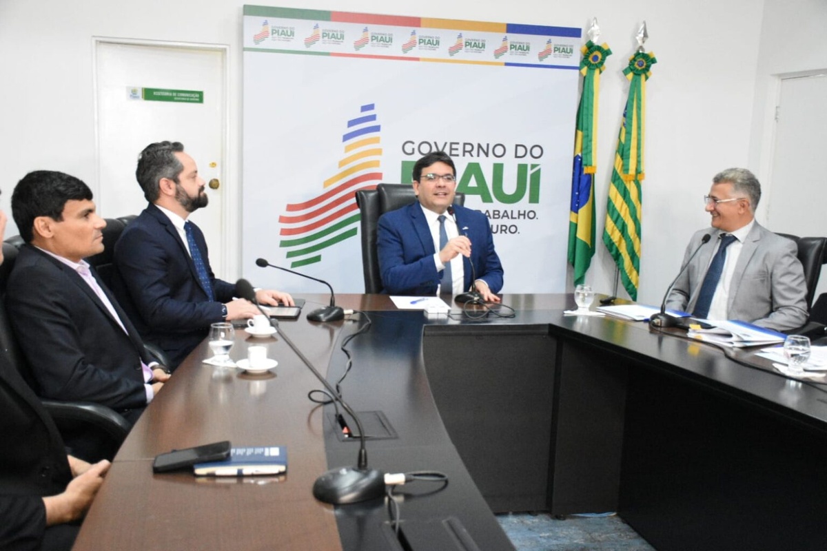Rafael Fonteles lança edital da Uespi