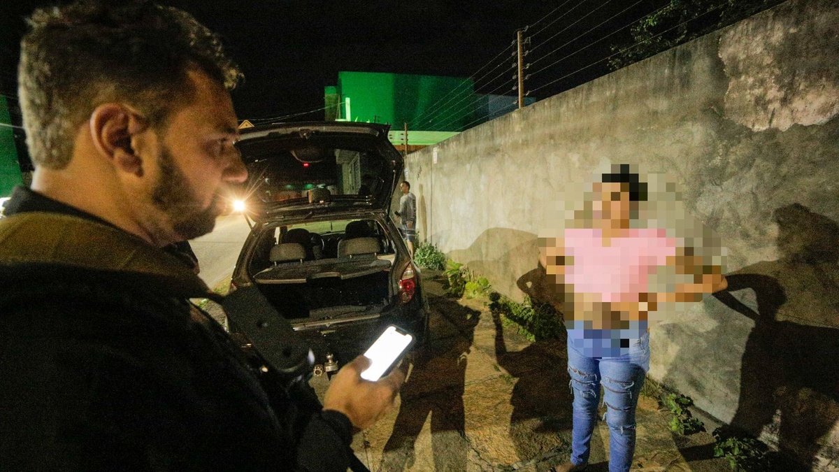 A mulher que estava em posse do aparelho roubado já tinha antecedentes criminais