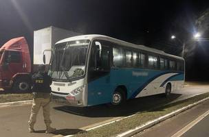 A  Polícia Rodoviária Federal (PRF) disse que o veículo tinha restrição judicial. (Foto: Polícia Rodoviária Federal)