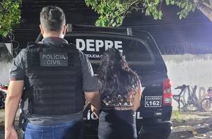 A prisão em flagrante aconteceu por voltas das 23h (Foto: Depre)