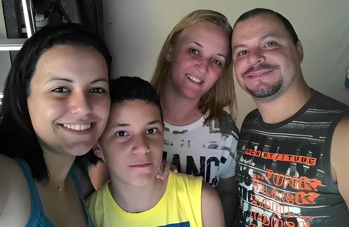 Ana Flávia junto com a família