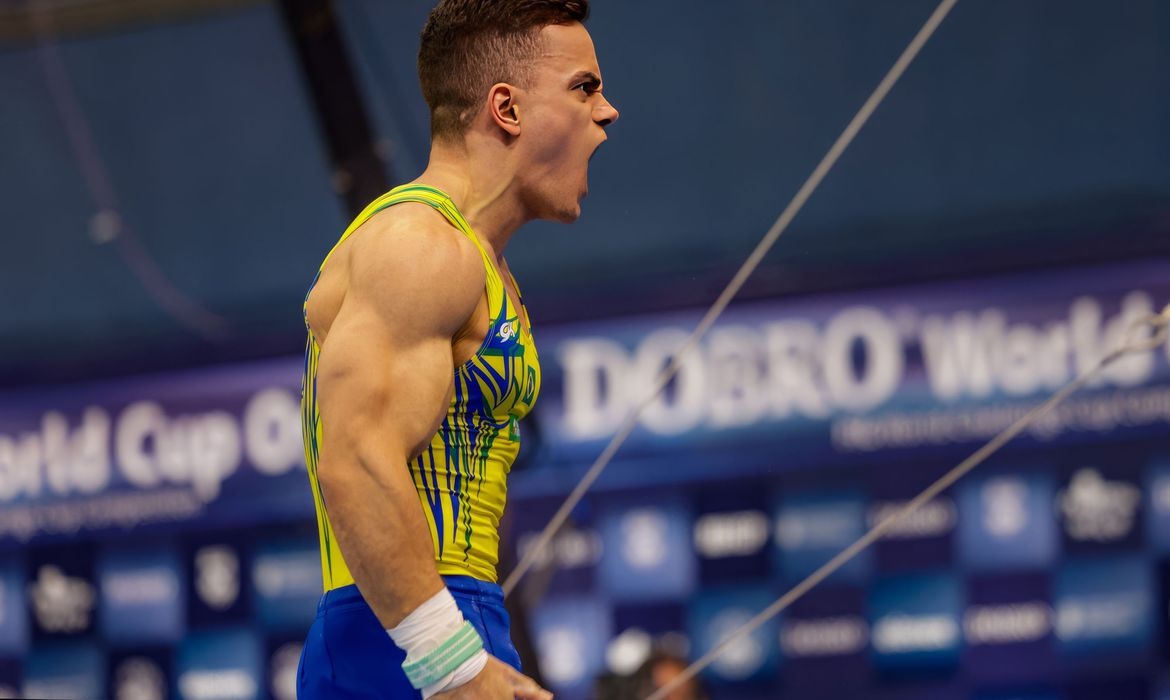 Caio Souza terminou o evento com quatro medalhas, uma delas de ouro
