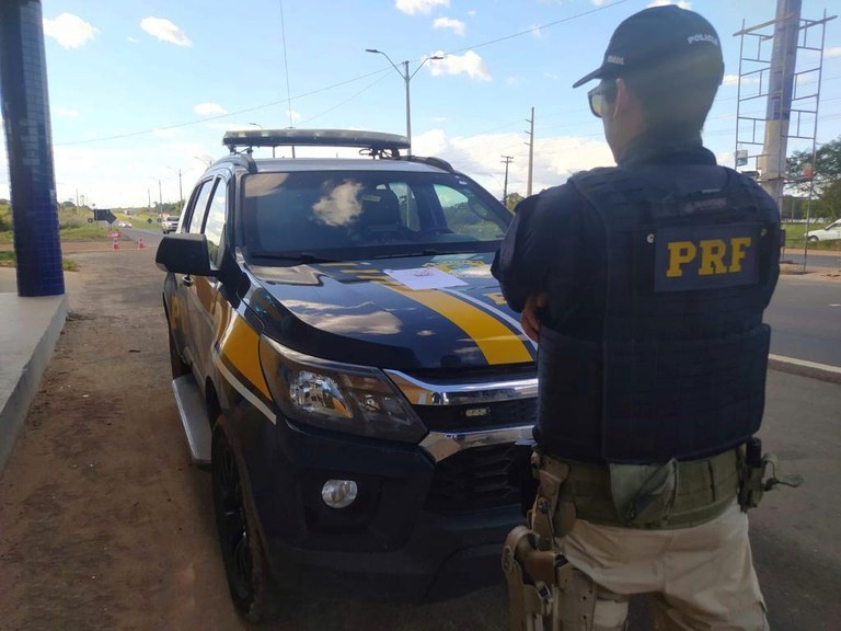 Caminhoneiro é autuado por portar anfetaminas em Teresina