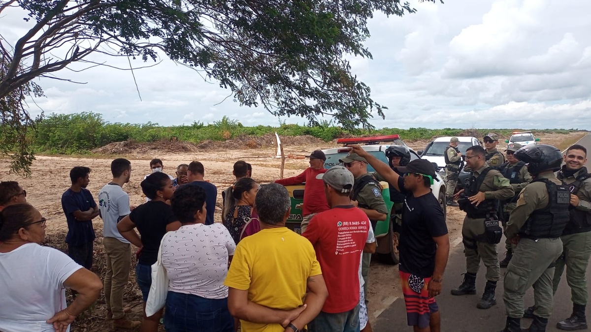 Comandante da Polícia Militar intervém em conflito entre invasores e proprietários de terras na praia de Barra Grande