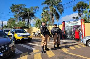 Criança morre após escola ser invadida no Paraná (Foto: Kathulin Tanan/ RPC)