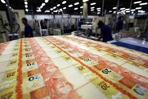 Brasil tem saldo negativo de US$ 4,579 bilhões nas contas externas em março de 2024