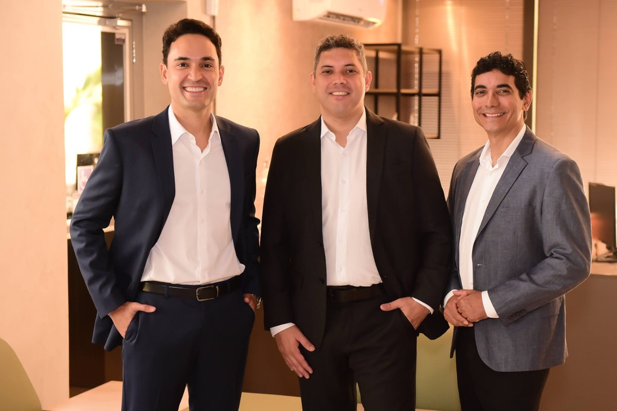 Dr. Aécio Lira, Dr. Jônatas Melo e Dr. Alcino Sá, idealizadores do projeto Academia ADH