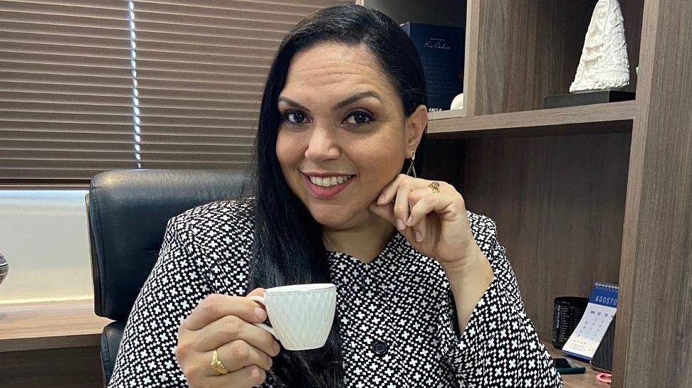 Élida Fabricia quis fazer graça na internet com coisa séria. O gostosinho está amargando para o rumo dela