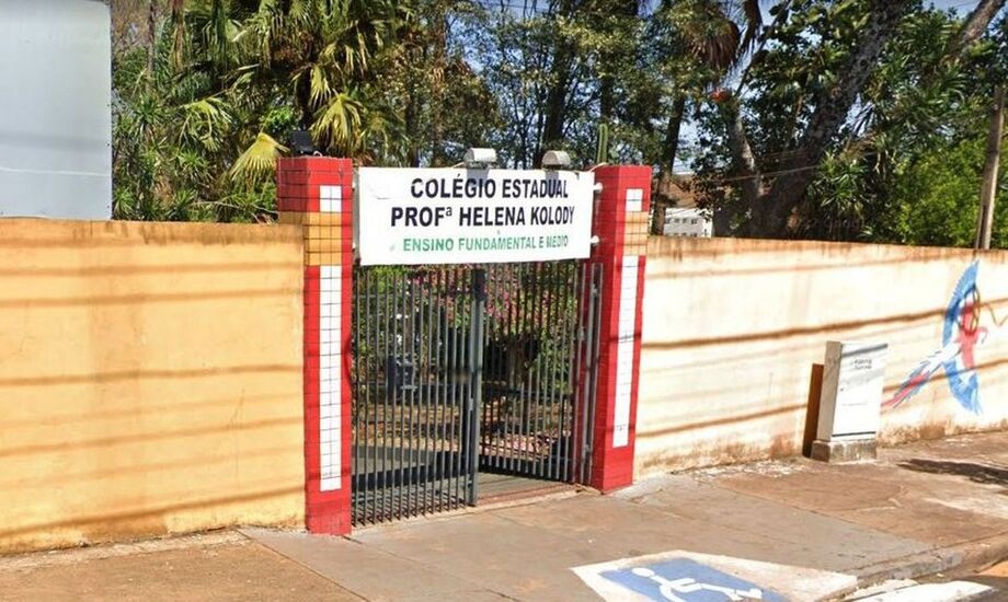 Ex-aluno invade escola e mata alunos no Paraná