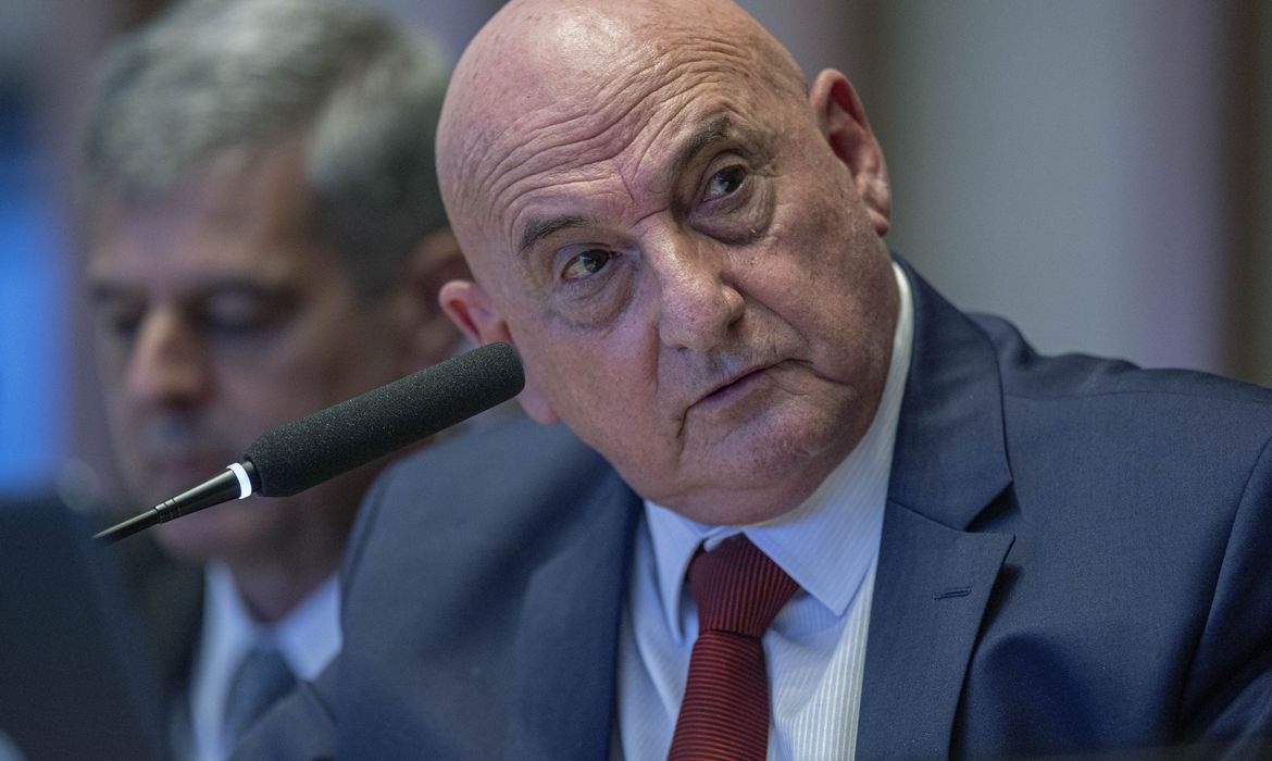 Ex-ministro do GSI nega fraude