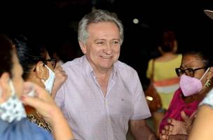 Ex-prefeito Luís Coelho já foi até secretário de recursos minerais, agora é diretor  da maternidade Evangelina Rosa (Foto: Facebook/reprodução)