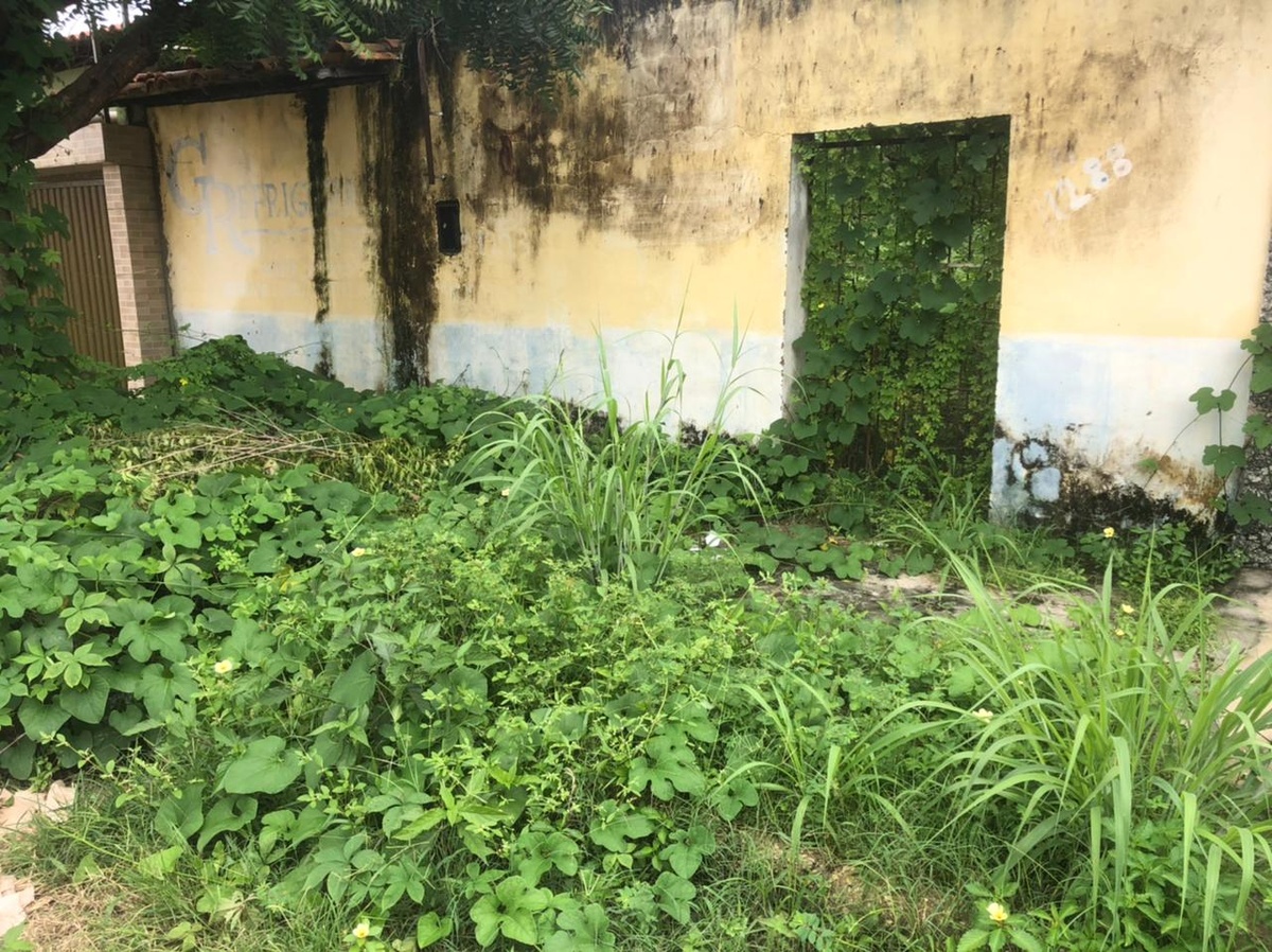 Imóvel abandonado em Teresina