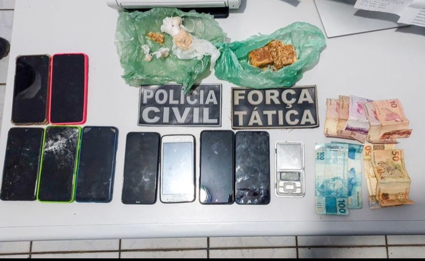 Itens apreendidos durante a ação