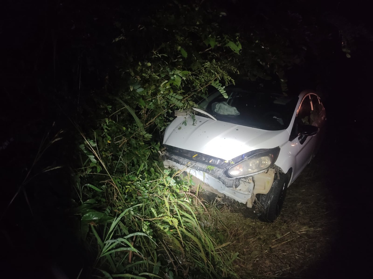 Mulher morre e outras duas pessoas ficam gravemente feridas em acidente na BR 343