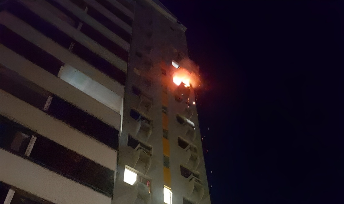 O fogo se alastrou por todo o apartamento