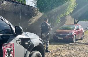 O veículo foi recuperado apenas um dia depois do roubo (Foto: Reprodução)