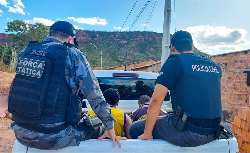 Os dois homens foram presos em flagrante