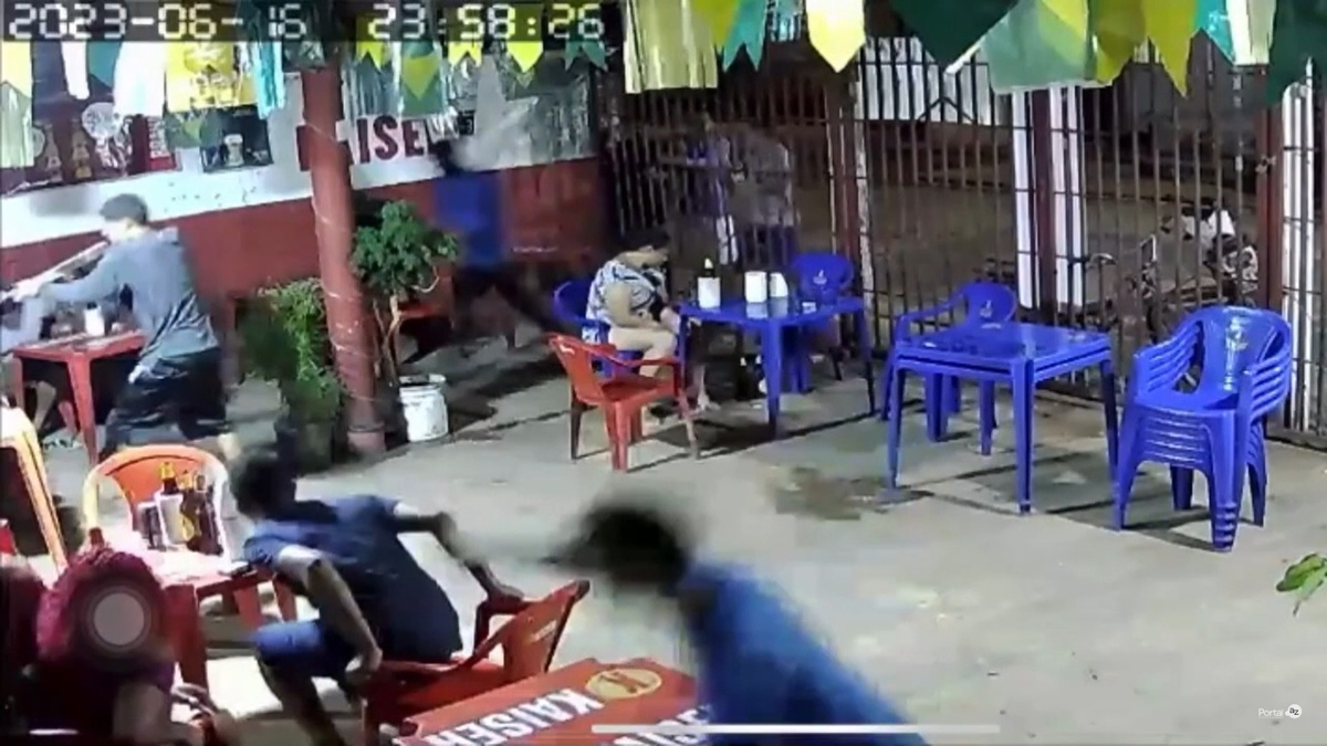 Pelo menos seis criminosos participaram da ação