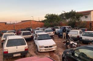 Veículos em um dos pátios da Polícia Rodoviária Federal no Piauí (Foto: PRF)