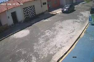 Vídeo flagra momento que idoso é morto por assaltante (Foto: Reprodução)