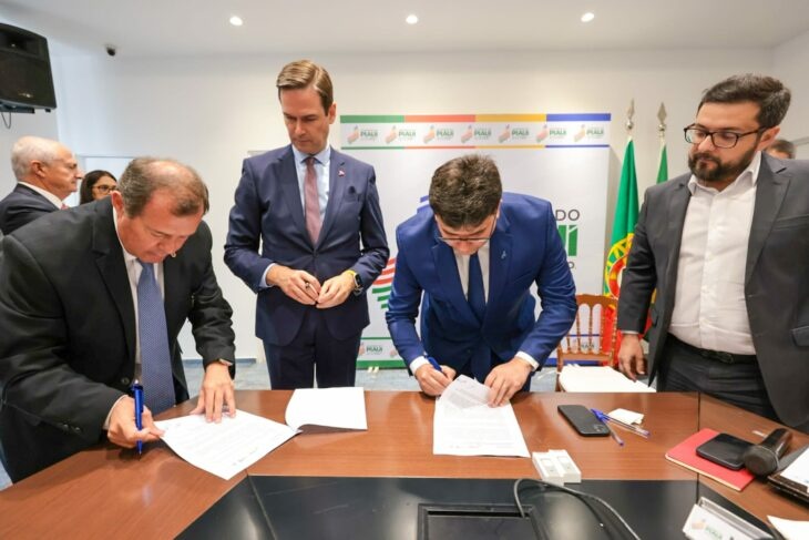 Assinatura de acordo com a Comunidade Intermunicipal do Oeste de Portugal