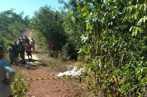Corpo de homem é encontrado com marcas de perfurações em estrada vicinal (Foto: (Foto: Divulgação))