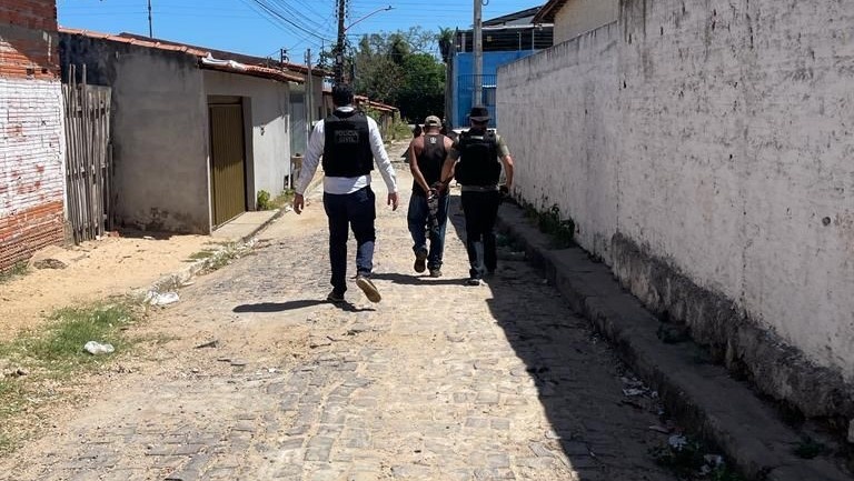 Dois mandados de prisão foram cumpridos