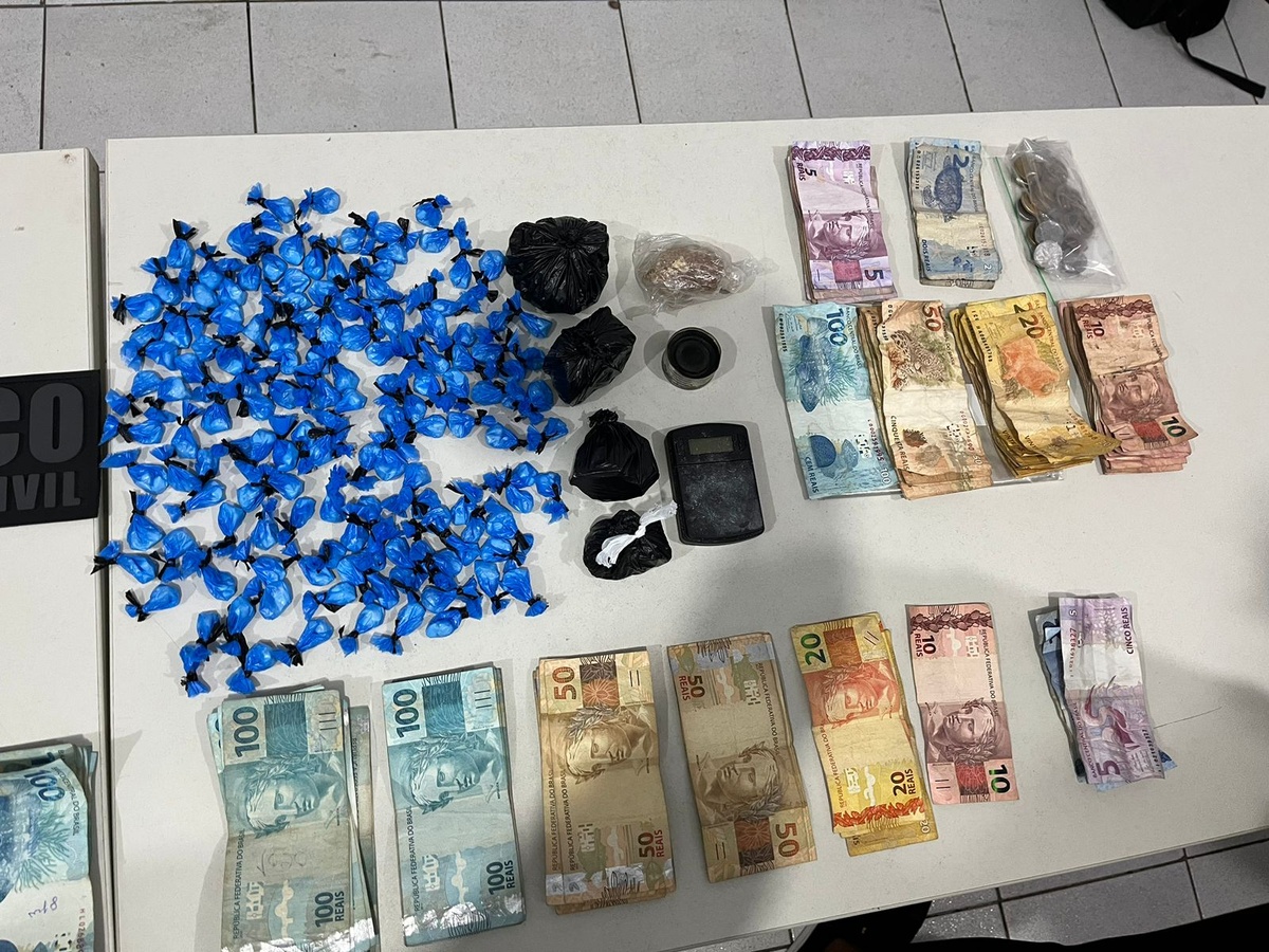 Entorpecentes foram apreendidos junto com outros itens usados para traficar as substâncias