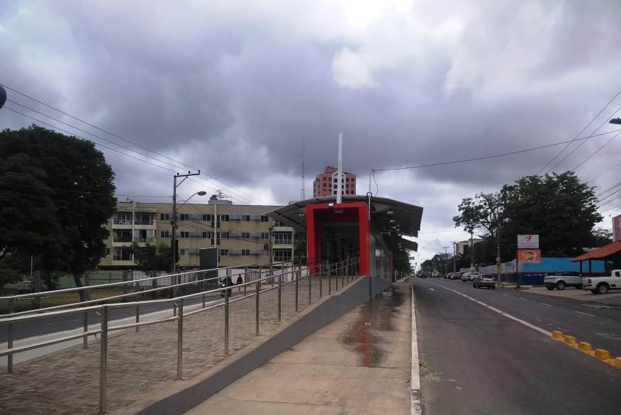 Faixas exclusivas de ônibus