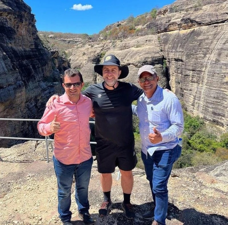 Freixou em visita à Serra da Capivara
