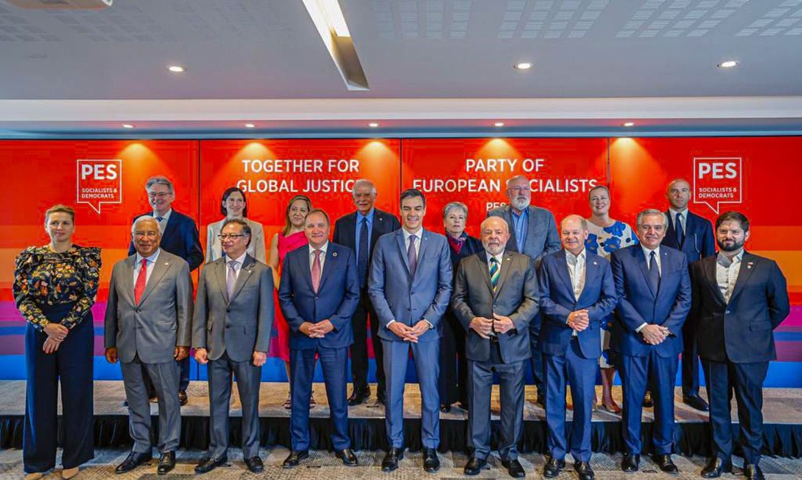 Lula reunido com lideranças progressistas da América Latina e União Europeia