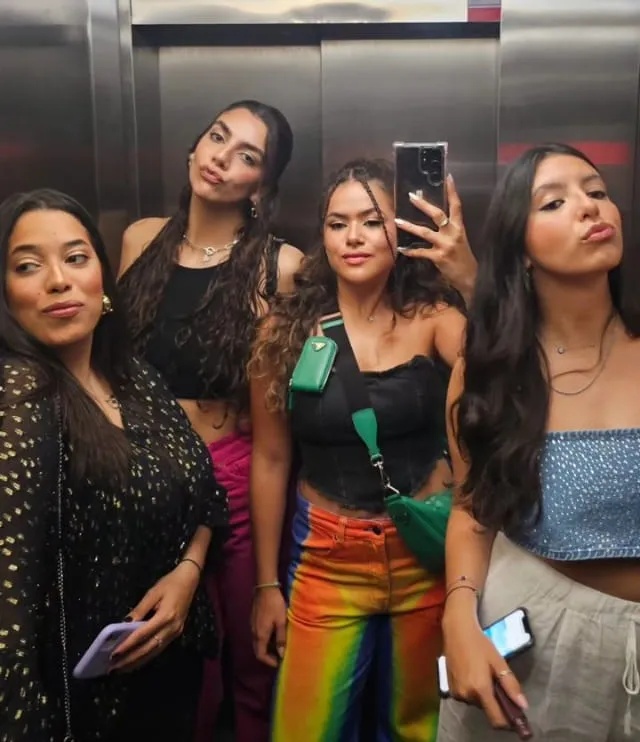 Maísa no elevador do prédio na noite anterior ao incidente