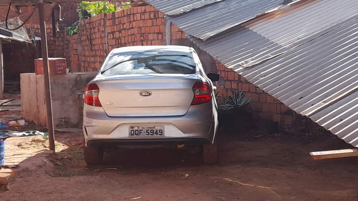 O carro roubado dias antes foi recuperado