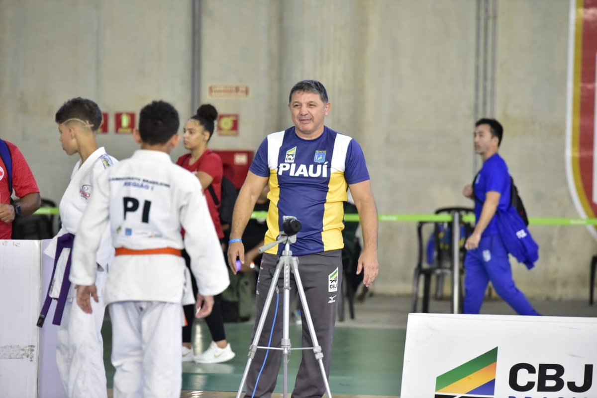 O treinador destacou o esforço dos jovens atletas para alcançarem bons resultados