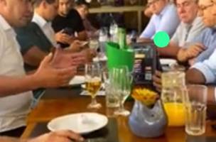 Os candidatos reunidos em Parnaíba. Aí tem os Com Voto e os Sem Voto (Foto: Reprodução)