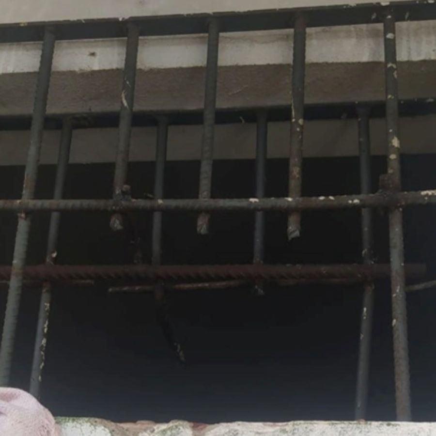 Os detentos serraram uma grade e conseguiram escapar