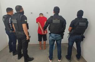 Polícia capturou o criminoso escondido na casa de parentes de sua namorada (Foto: Reprodução)