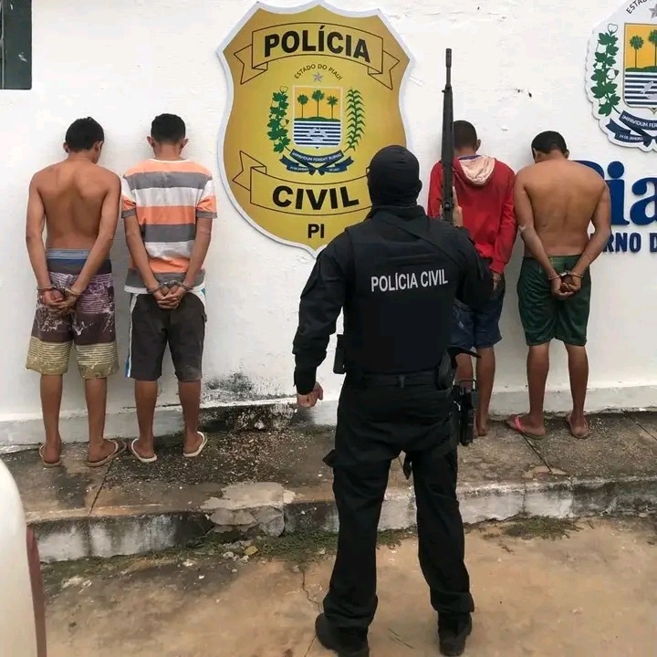 Quatro pessoas foram presas durante a operação