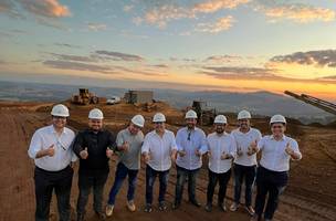 Rafael Fonteles em visita a mineradora (Foto: Ascom/Governo do Piauí)