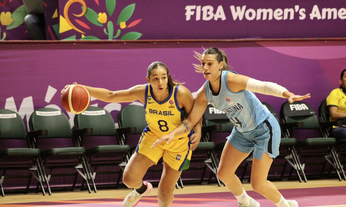 Brasil se recupera, vence Porto Rico no basquete feminino e mantém