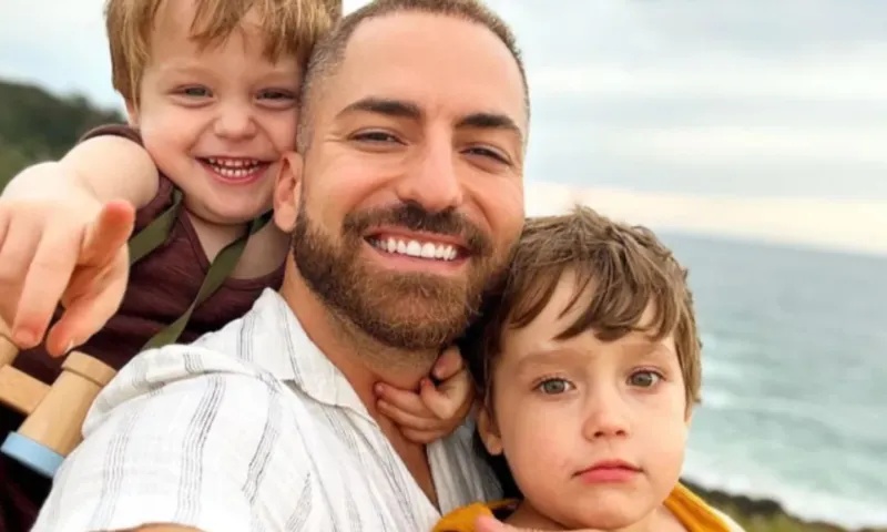 Thales e seus filhos com Paulo Gustavo