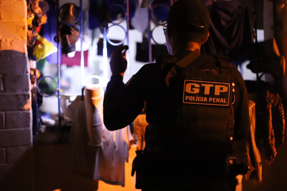 A operação foi deflagrada nas primeiras horas desta manhã