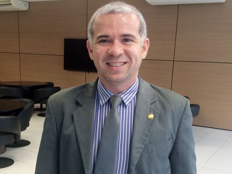 Deputado Tiago Vasconcelos