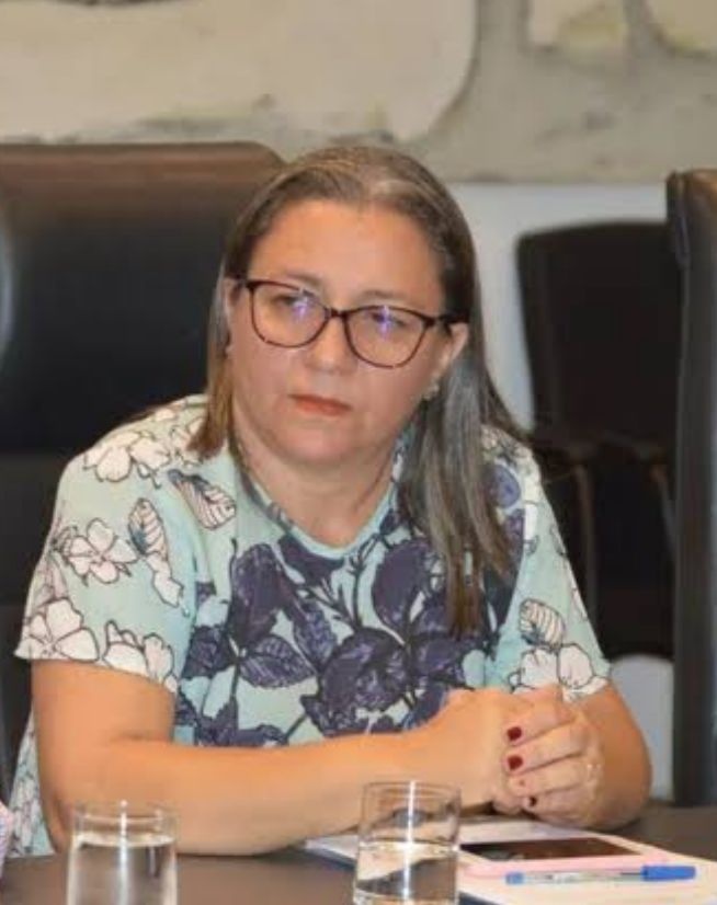 Ex-prefeita de Esperantina, Vilma, virou ré em processo na Justiça Federal por conta de grossa corrupção na área do transporte escolar no seu tempo - internet